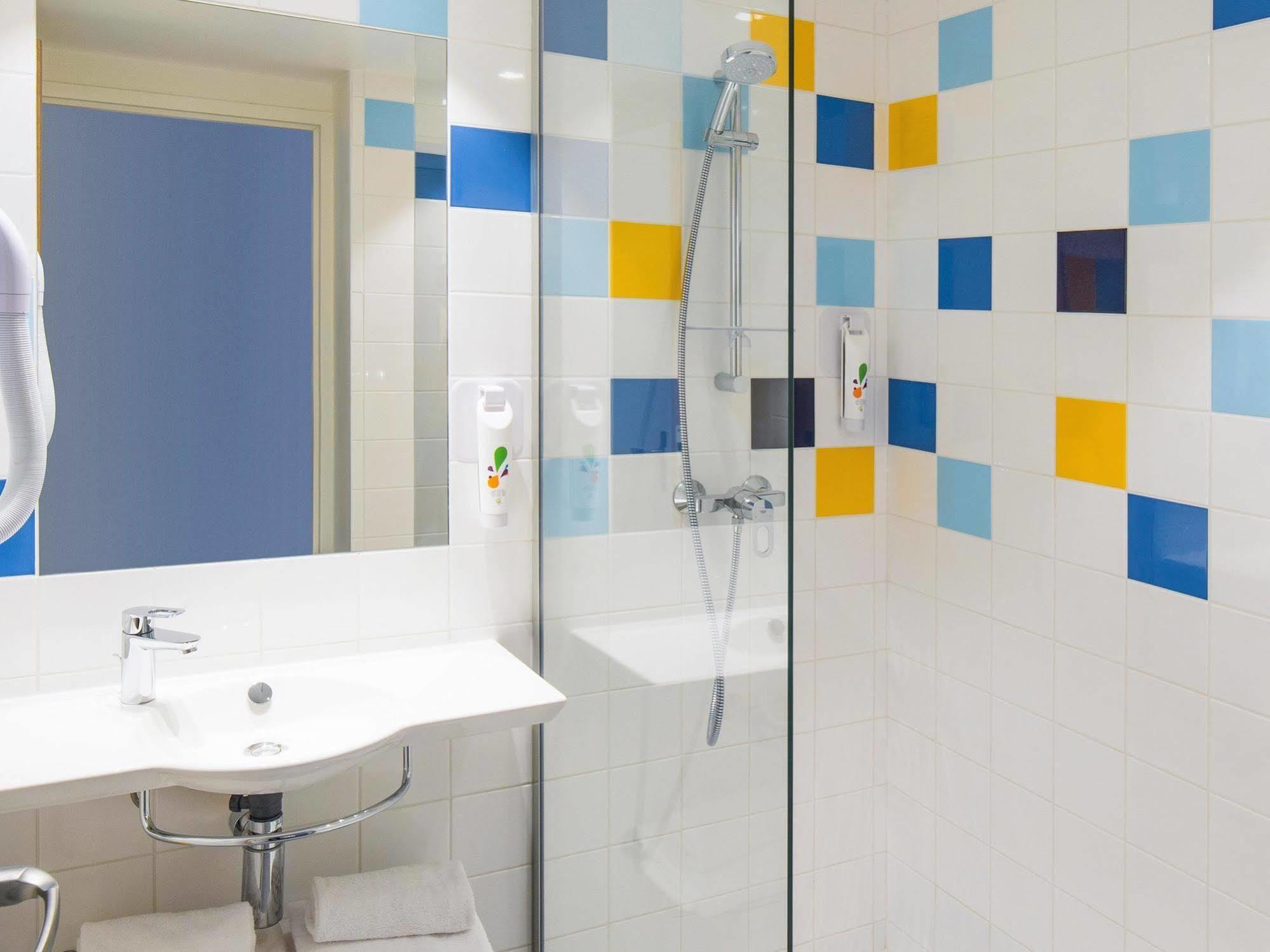 Hotel Ibis Styles Collioure Port Vendres Exterior foto
